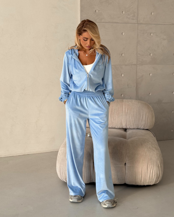 93 Спортивний костюм з велюра на затяжках з вишивкою